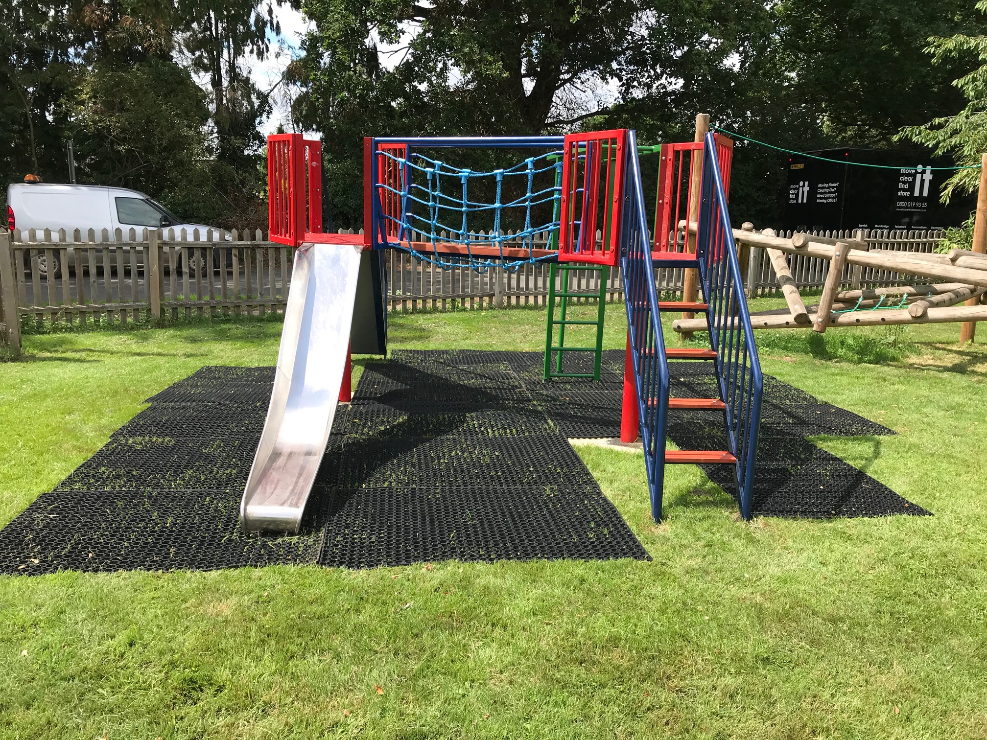 Childrens' slide and play equipment